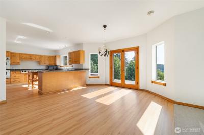 Listing images
