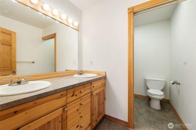 Listing images