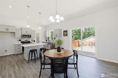 Listing images
