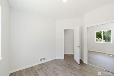 Listing images