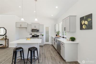 Listing images